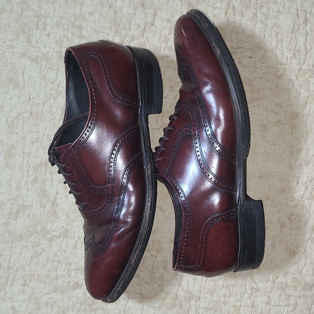 Hanover Shoe Vintage Genuine Leather Wingtip Oxfords - Size 10.5